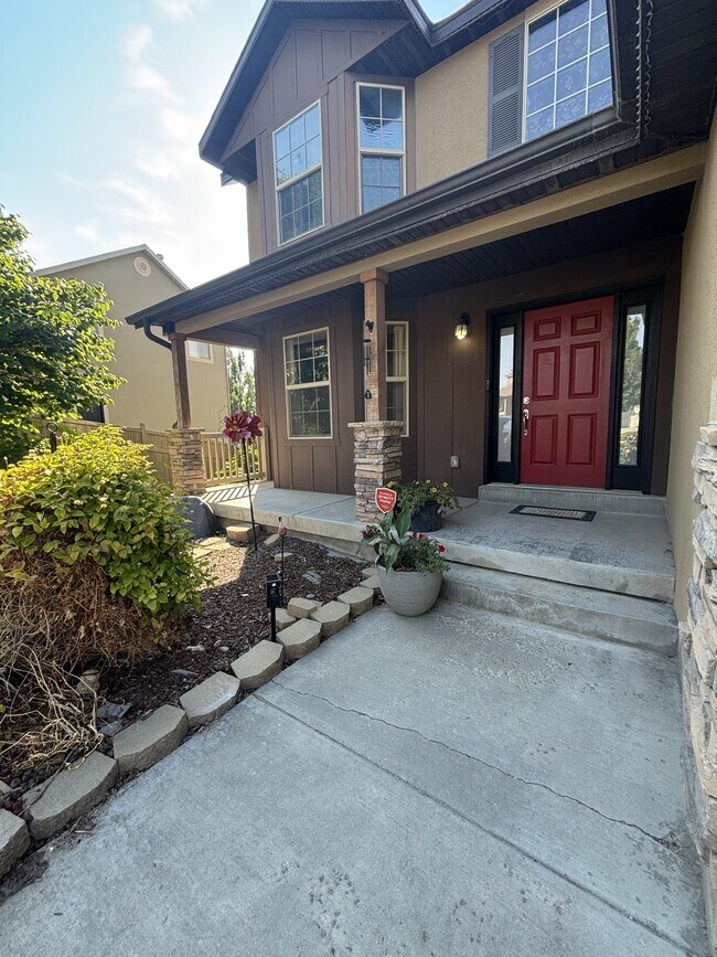 Foto del edificio - 4744 Silver Mountain Rd