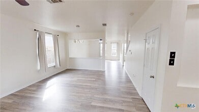 Building Photo - 6213 Bridgewood Dr