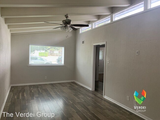 Foto del edificio - 3 br, 2 bath House - 3490 Bandera Rd.