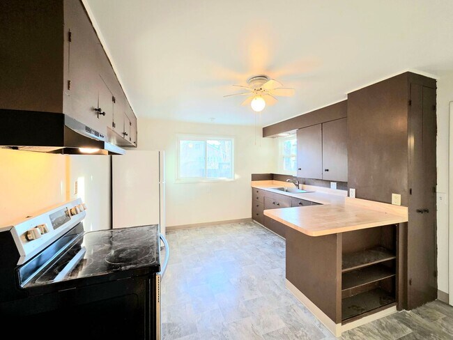 Foto del edificio - Large 4 Bedroom + Den, 2 Bath House for Rent in Cashmere!*** ON THE RIVER!!