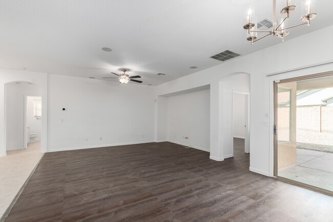 Foto del edificio - 17762 W Rimrock St
