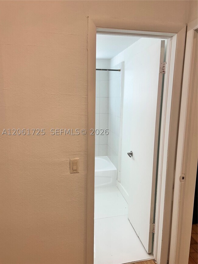 Foto del edificio - 8080 Tatum Waterway Dr
