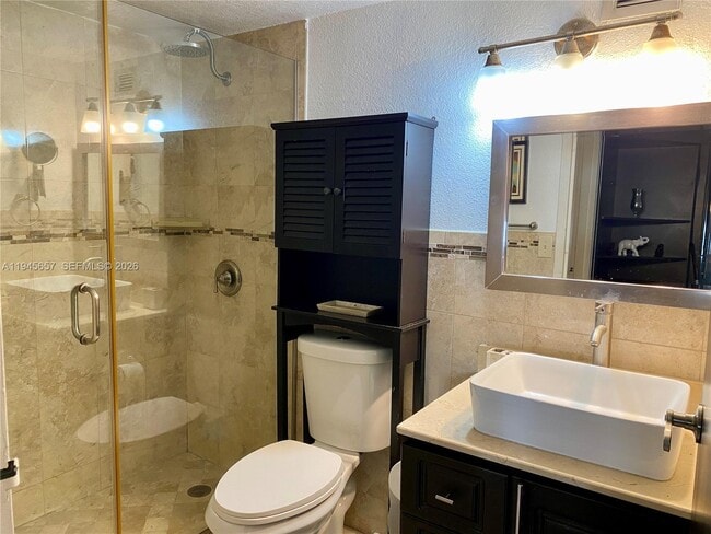 Foto del edificio - 17011 N Bay Rd