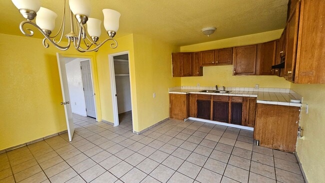 Building Photo - Available Now | 3 Bd 1 Ba Home in East Bak...