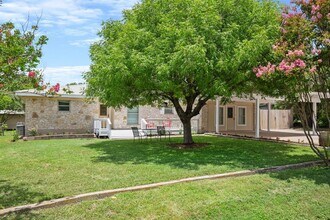 Building Photo - 15302 Spring Hill Ln