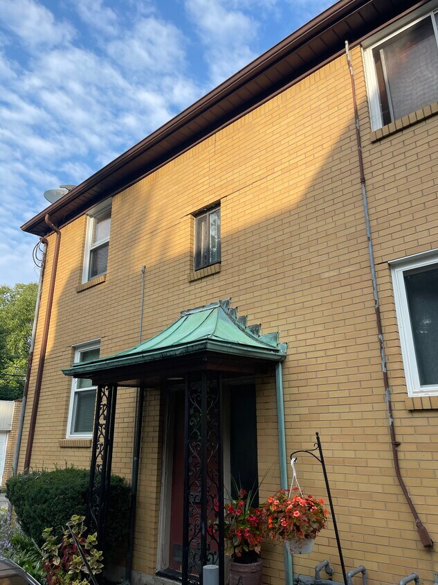 Foto principal - 1354 Amherst St