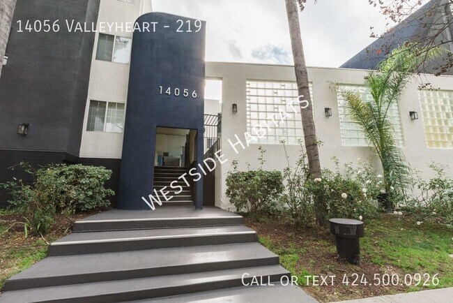 Foto del edificio - 14056 Valleyheart - Gorgeous, fully renova...