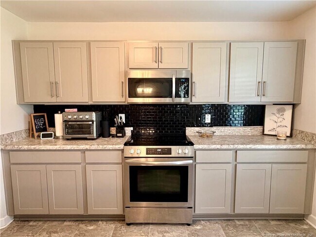 Building Photo - 158 Craftsman Ct