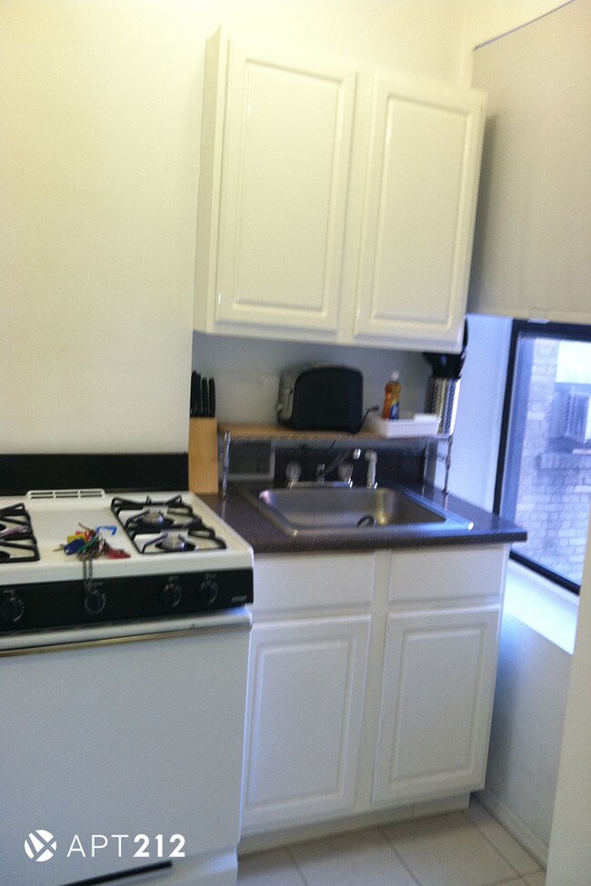 Foto del edificio - 1875 Lexington Ave