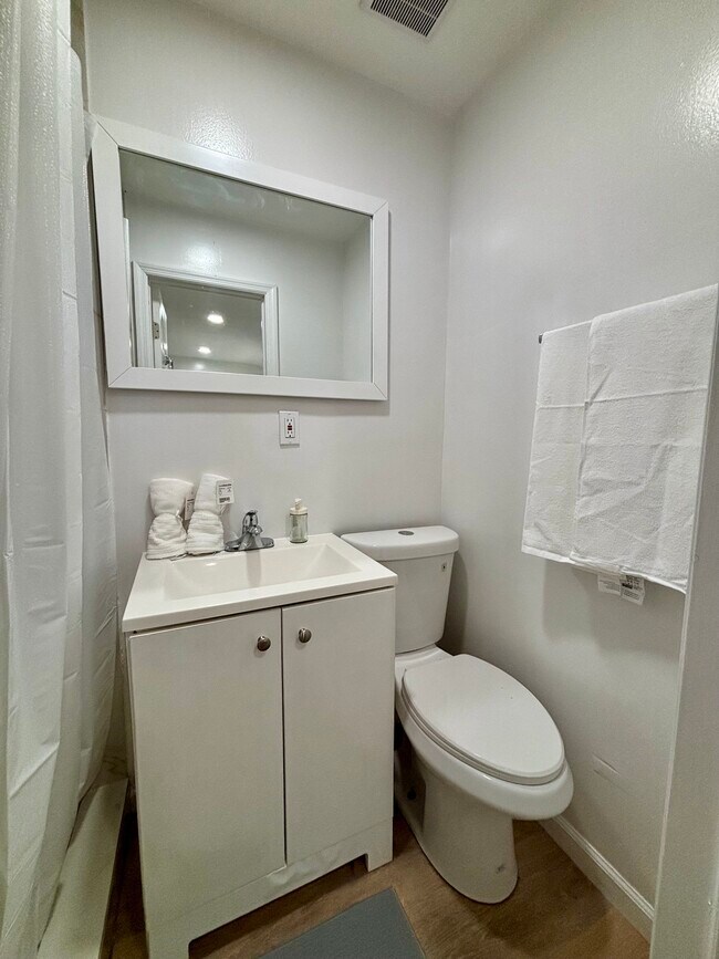 Foto del edificio - 1321 N 69th Way