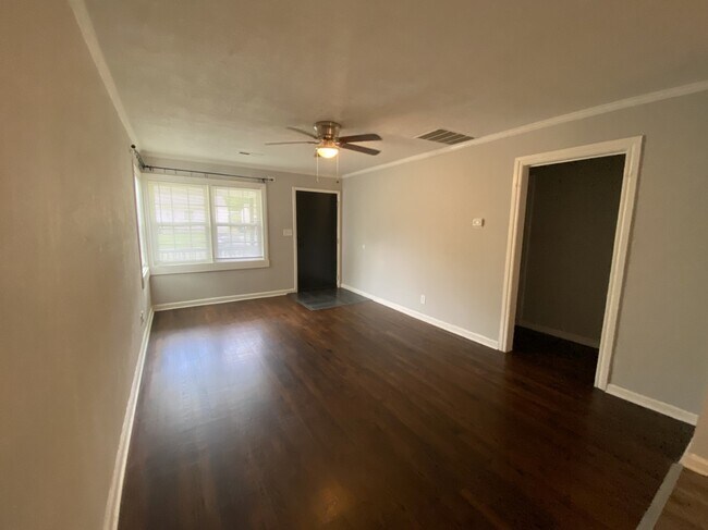 Foto del edificio - 6932 E 5th Pl