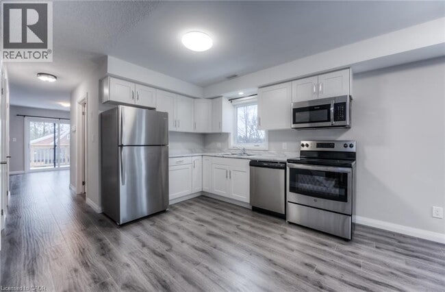 Building Photo - 47 Heiman St