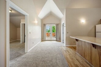 Building Photo - 630 Cardwell Ct