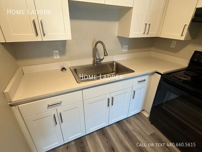 Foto del edificio - 2262 E Broadway Rd