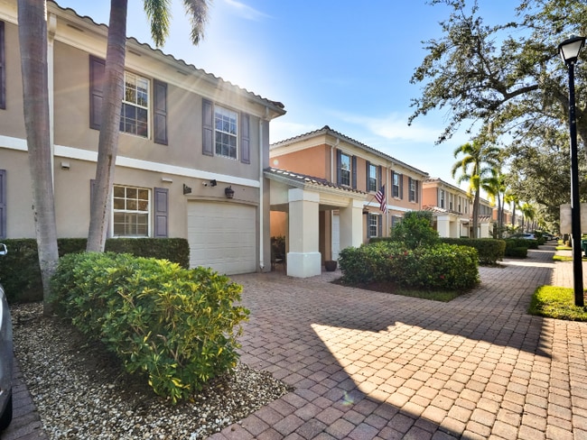 Foto del edificio - 5609 Cove Cir