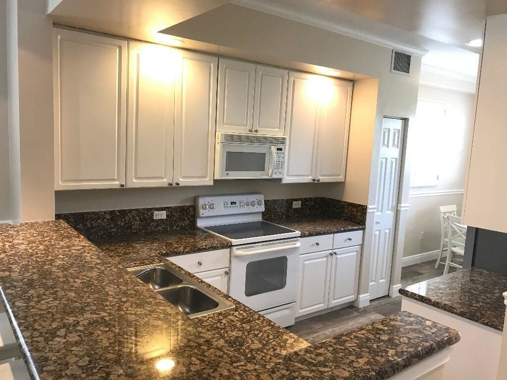 26 Royal Palm Way 306 - 26  Royal Palm Way 306