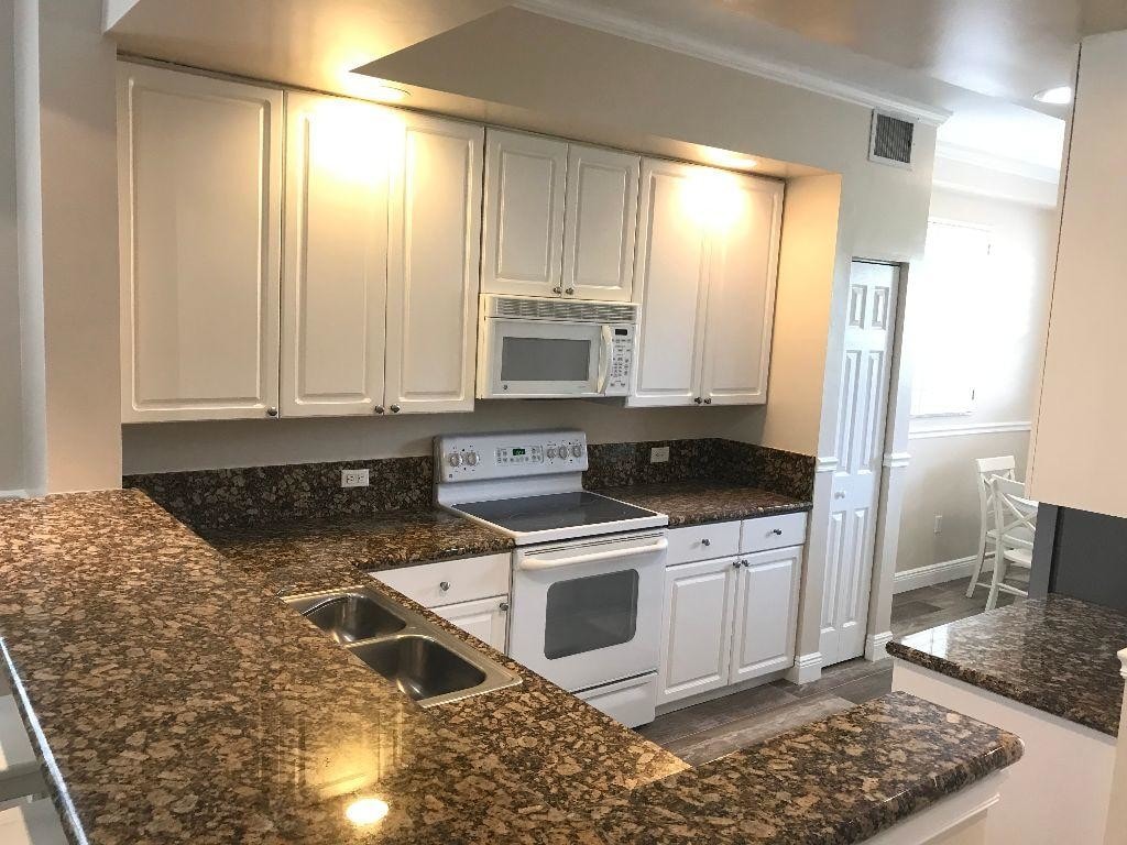 26 Royal Palm Way 306 - 26  Royal Palm Way 306