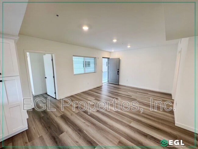 Building Photo - 10505 Hawthorne Blvd