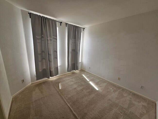 Foto del edificio - Modern, Private 2 Bed/2 Bath Condo with At...