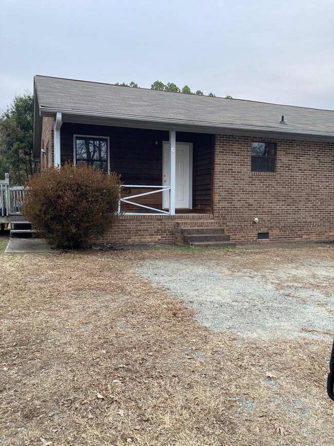 Building Photo - 211 Butterfly Dr