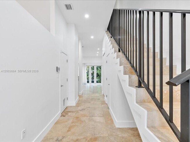 Foto del edificio - 3502 NE 166th St