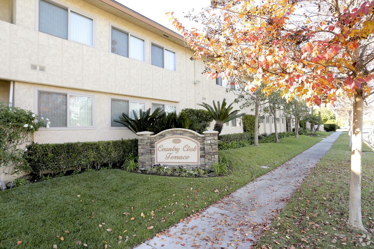 Building Photo - Country Club Terrace