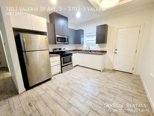 Building Photo - 3703 Valeria St