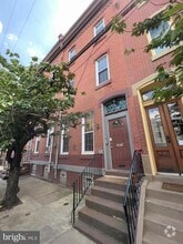 Building Photo - 2424 Poplar St