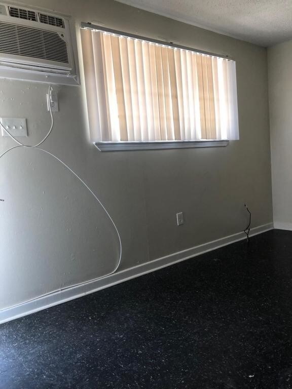 Building Photo - 4527 Tigerland