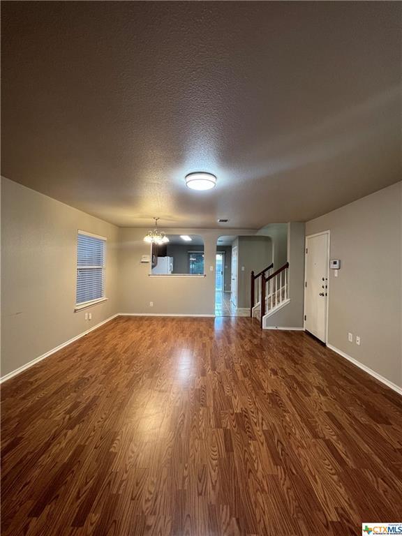 Building Photo - 527 Dolly Dr