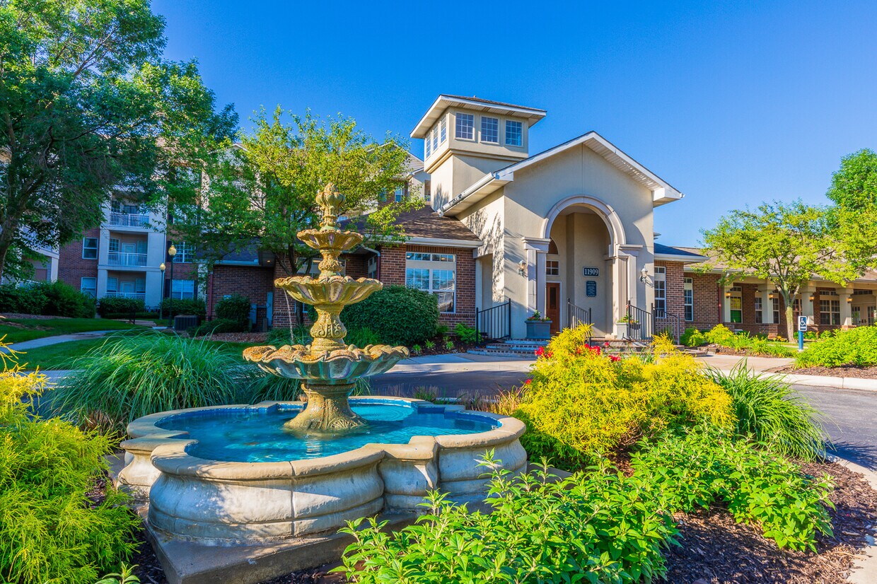 The Claremont Apartment Homes 1190111909 W 109th St Overland Park