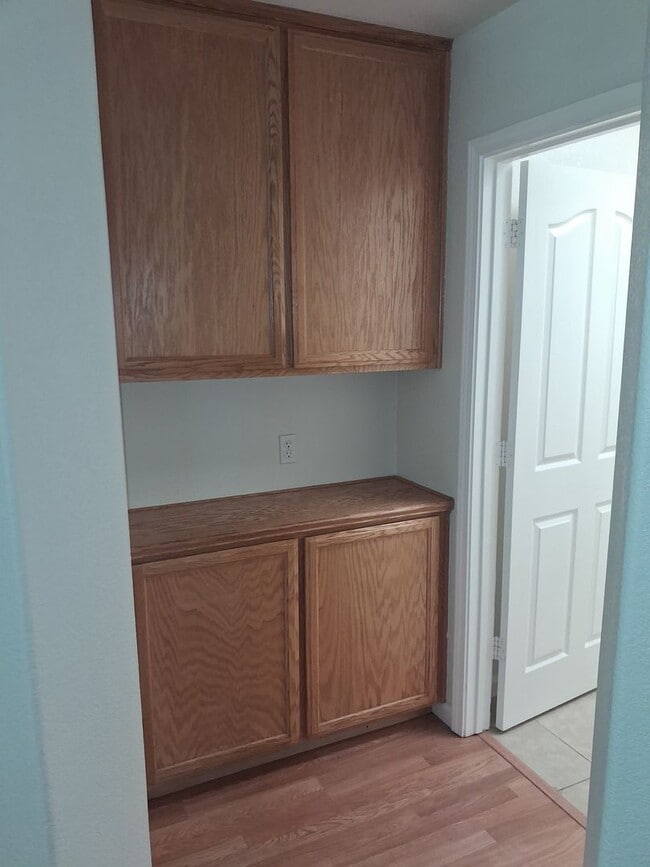 Building Photo - 3 Bedroom 2 Bath in a Gated Community - Available now