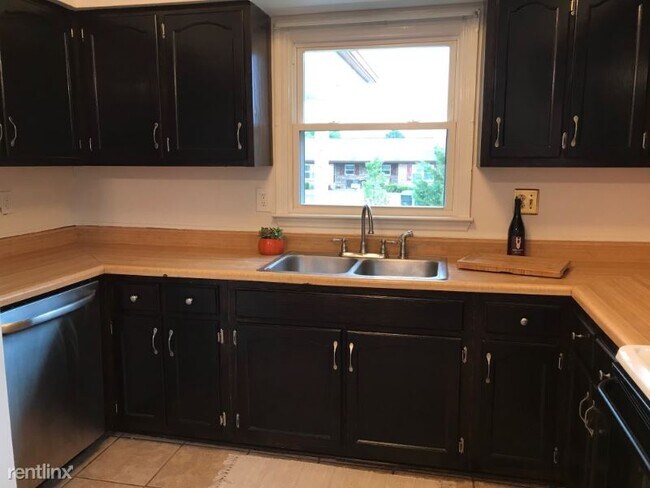 Building Photo - 1309 River Park Cir