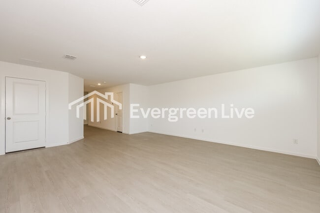 Building Photo - 10536 Desert Hawk Cir