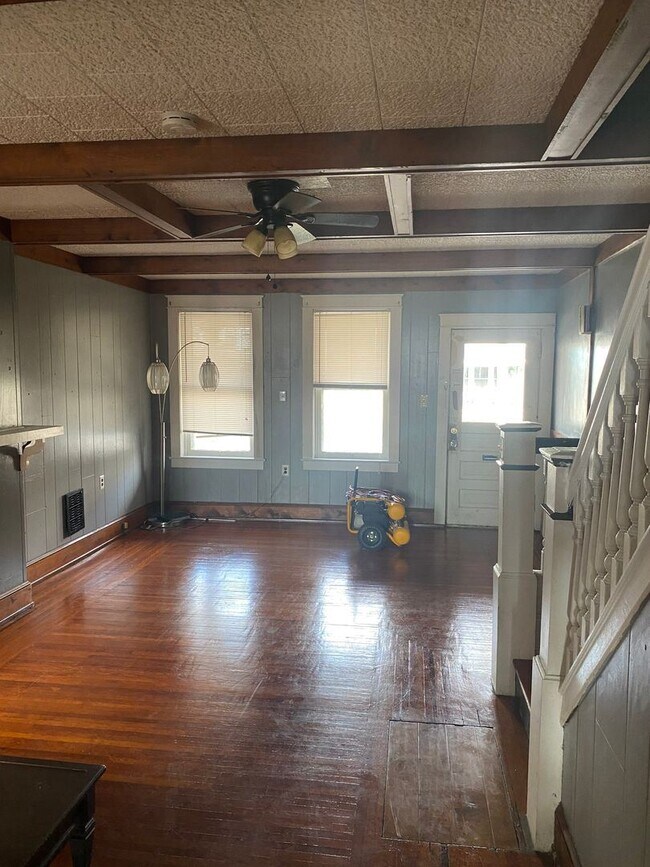 Building Photo - 3 br, 1 bath House - 718 1/2  EAST END AVENUE
