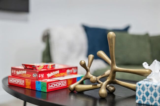 Photo du bâtiment - 10749-10773 73 Ave NW