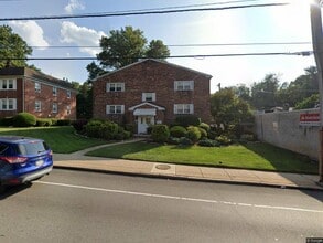 Building Photo - 26 E Springfield Rd