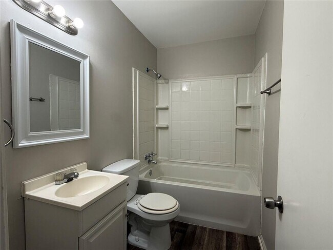 Foto del edificio - 10124 Winkler Dr