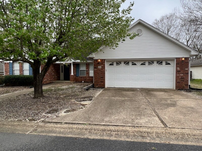 Primary Photo - 1110 Arbor Cove