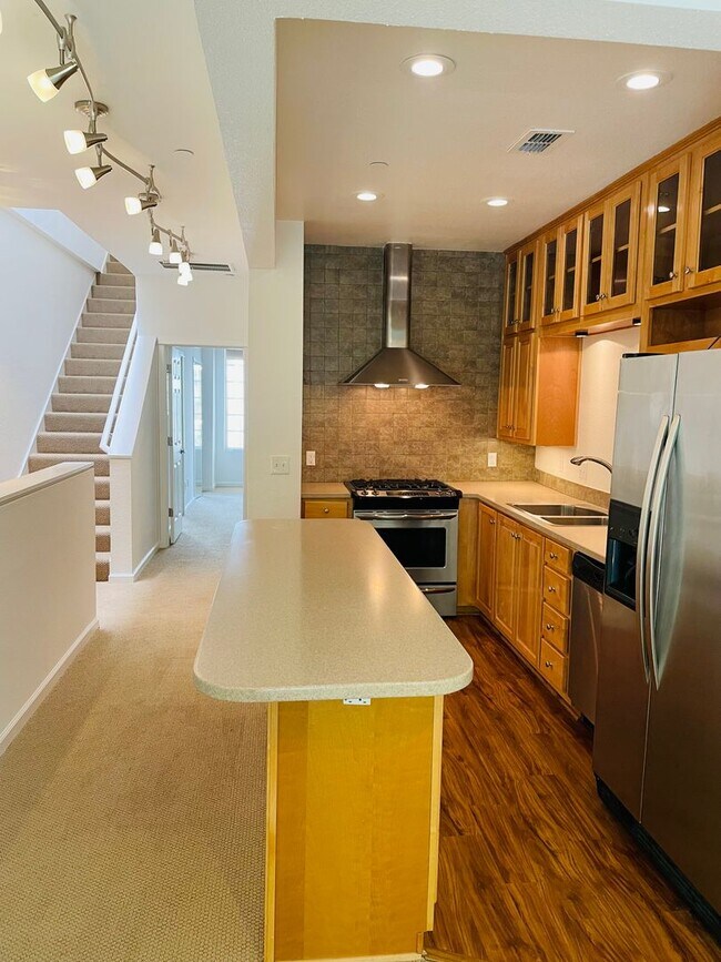 Foto del edificio - Modern Living in Spacious 2bed/2 bath West...