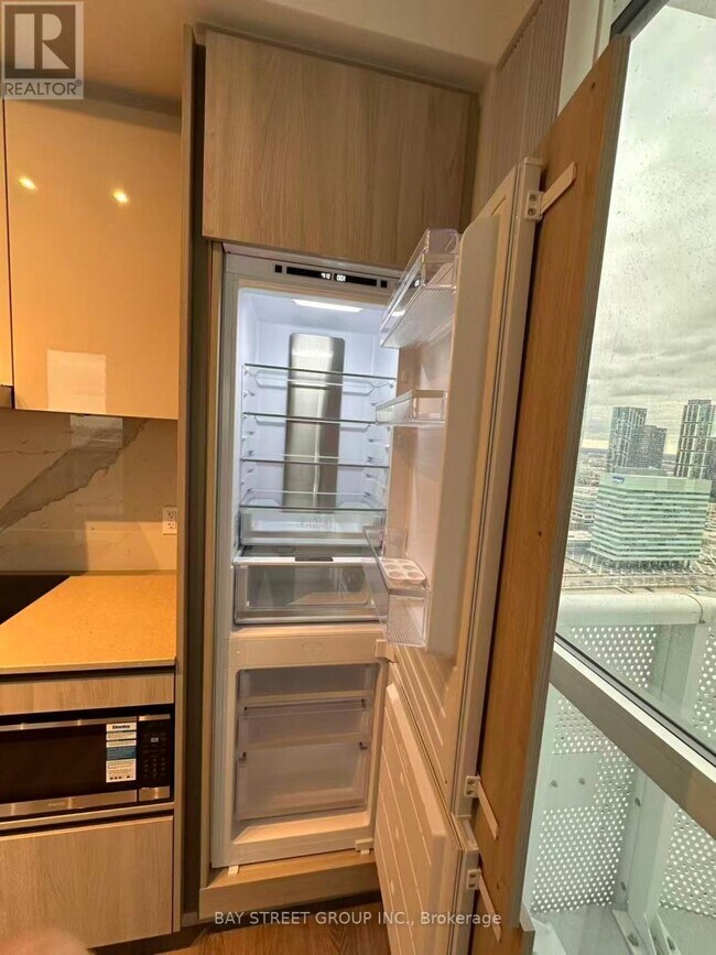 Photo du bâtiment - 8 Interchange Wy