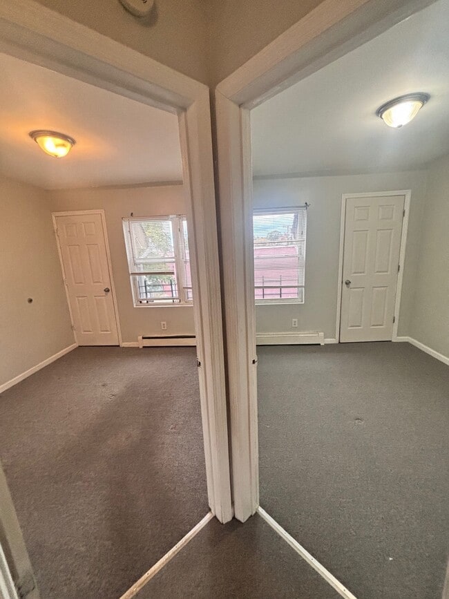 Building Photo - 173-17 Vaswani Ave