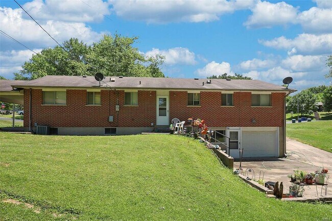 Foto del edificio - 403 Evergreen Dr