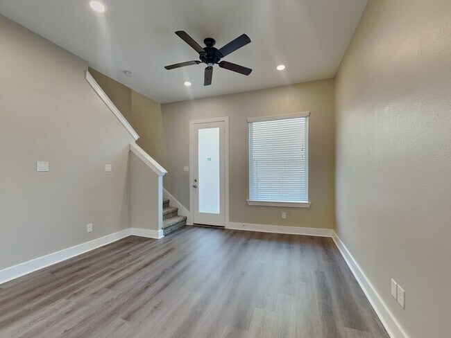 Foto del edificio - 223 Oriole St