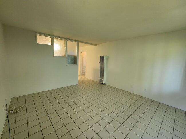 Building Photo - 242 Avenida Aragon