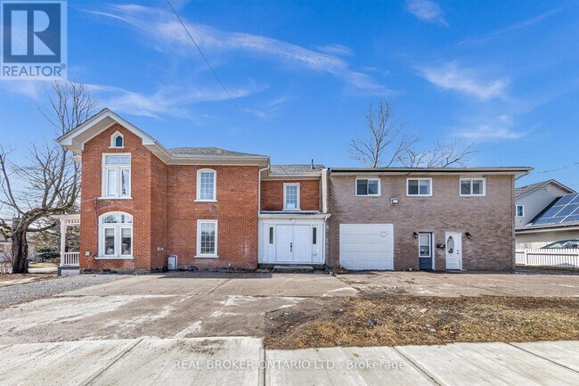 Building Photo - 52 Victoria Ave