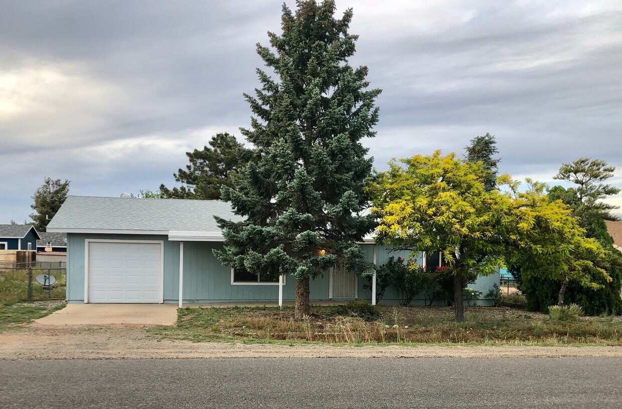 Primary Photo - Two Bedroom + Office/Den in Prescott Valley