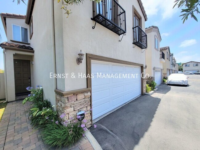 Building Photo - 15616 Firmona Ave
