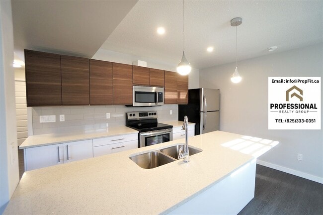 Photo du bâtiment - 3810 25 Ave NW
