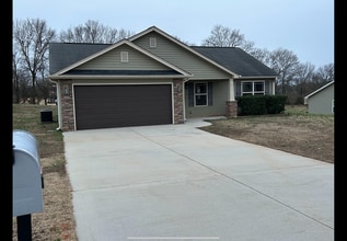 Building Photo - 113 Bean Mill Way